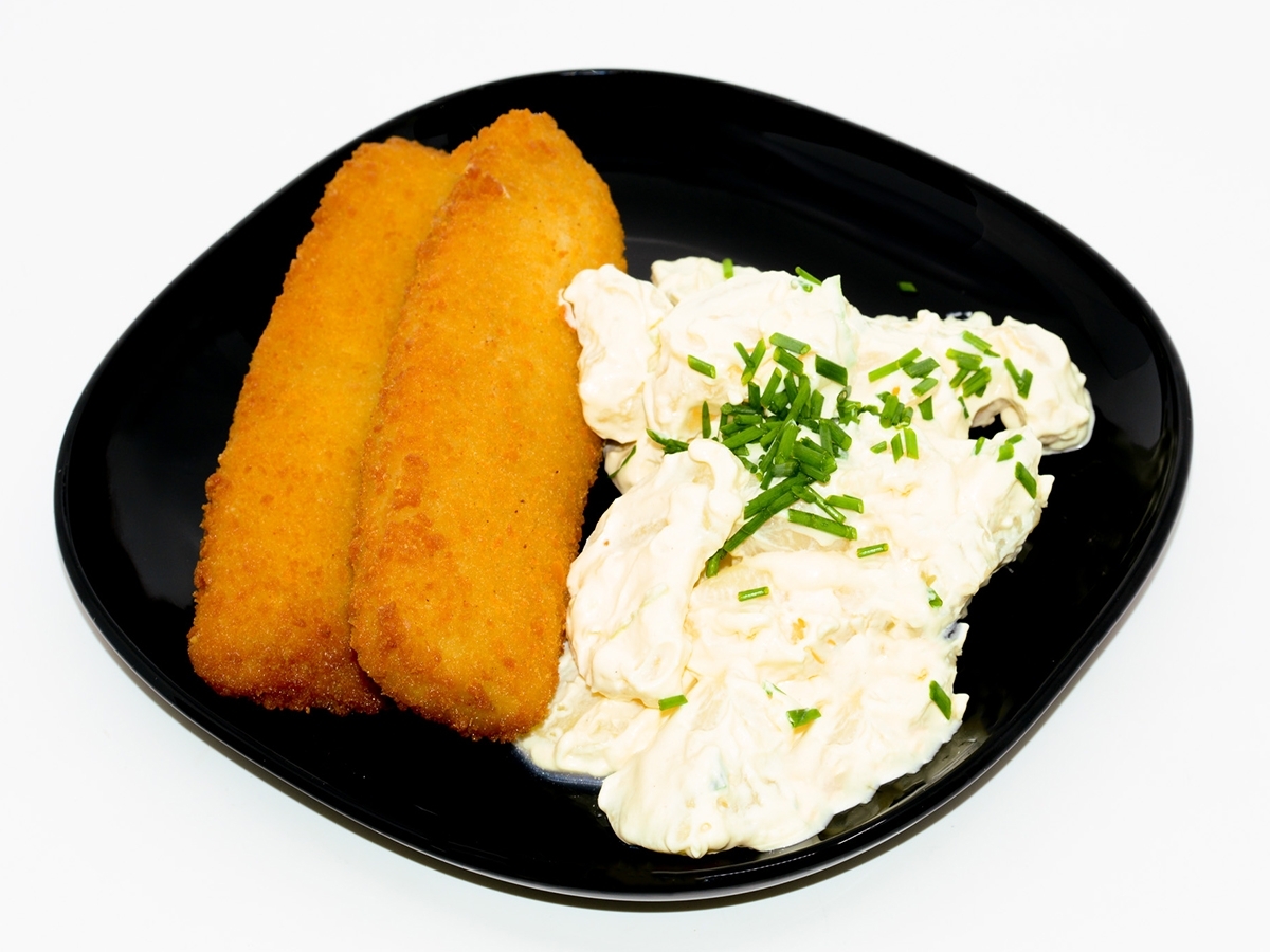Fried fish fillet with mayonnaise potatoes BREAD Fried fish fillet with mayonnaise potatoes BREAD