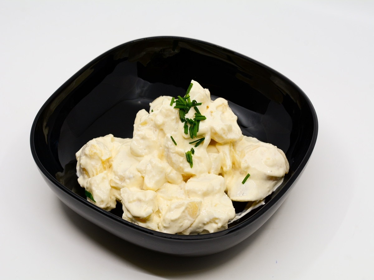 Majonézes burgonyasaláta Majonézes burgonyasaláta