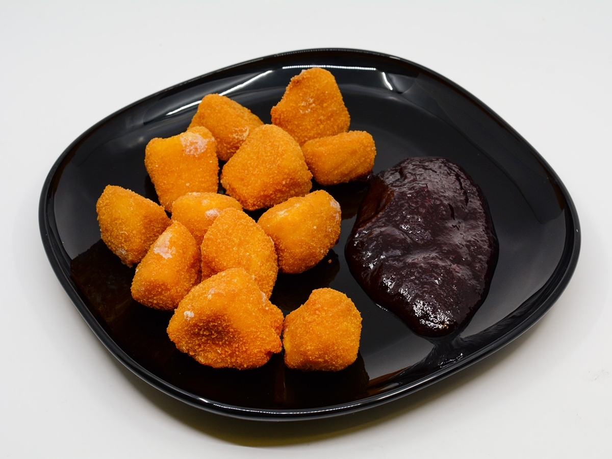 Rántott camambert áfonyalekvár Rántott camambert áfonyalekvár